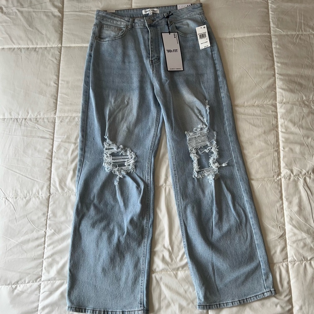 Almost Famous LIGHT WASH Women's Juniors' Distressed Wide-Leg Jeans, US 11